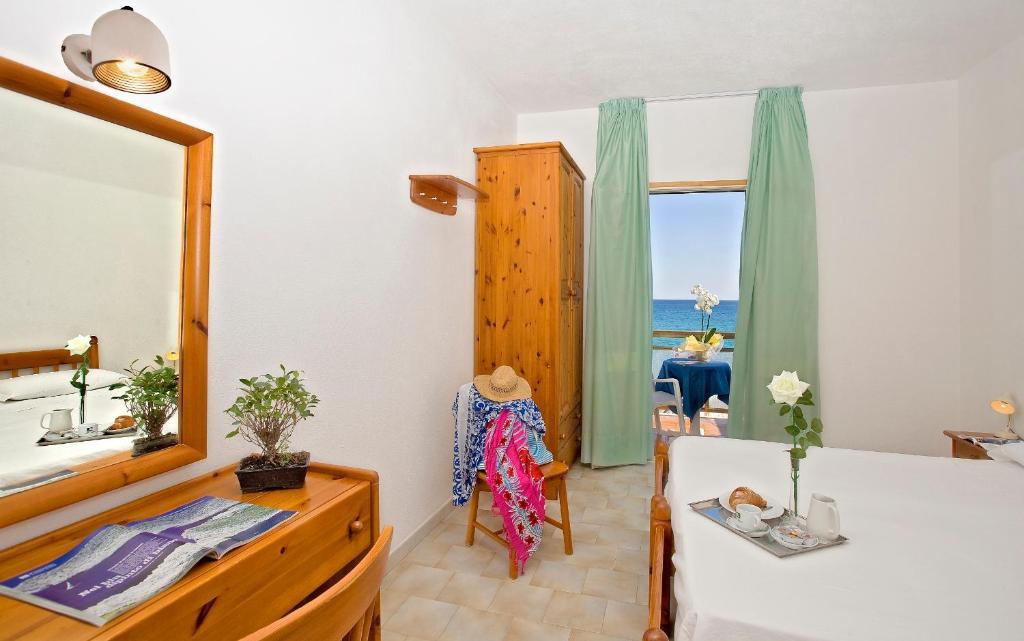 Hotel Vittorio Beach Resort Barano dʼIschia الغرفة الصورة